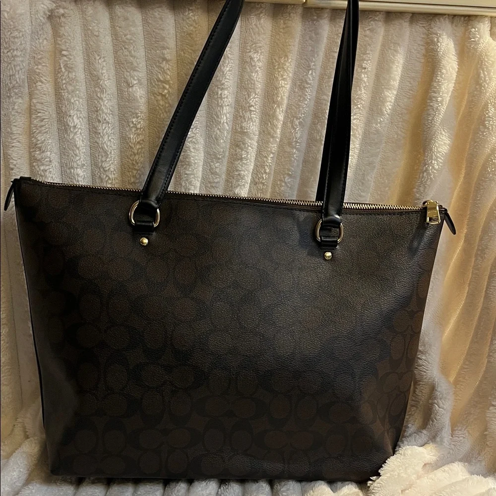 Coach Signature Black and Brown Tote - Picture 2 of 6